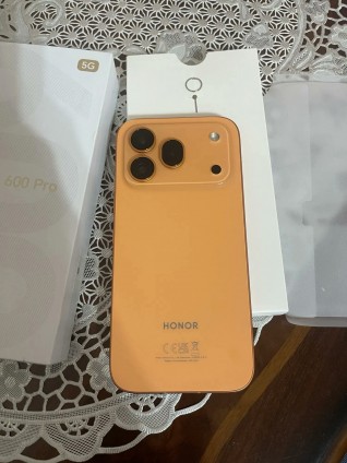 HONOR 600 Pro: 200MP camera, 9,000mAh battery, and an iPhone-inspired look